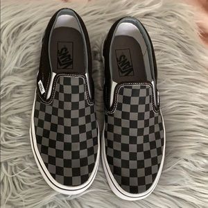 Gray/black checkerboard Vans Men’s 7.5 Women’s 9.0